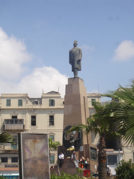 File:Saad Zaghloul statue.JPG