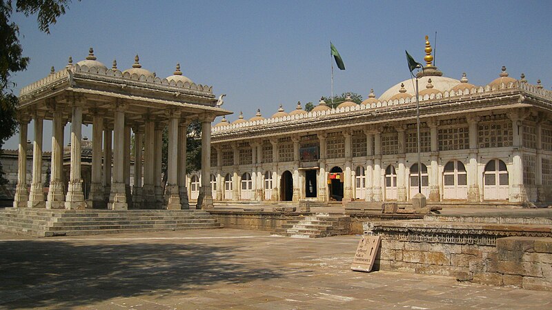 File:Sarkhej Roza 1.JPG