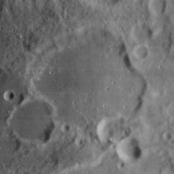 Archivo:Schumacher crater 4062 h2.jpg