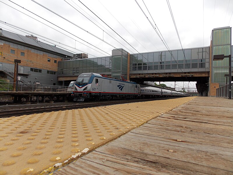 File:Trenton Transit Center (14302229452).jpg