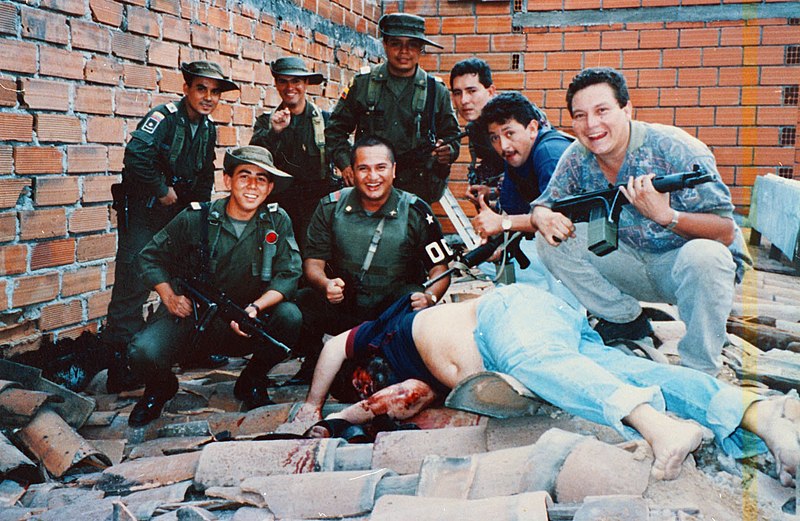 Archivo:Death of Pablo Escobar.jpg