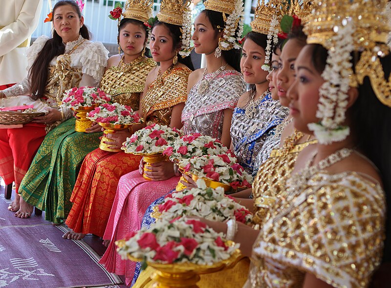 Файл:Khmer New Year GA2010-146.jpg