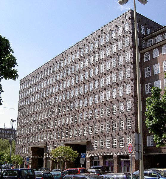 Archivo:Sprinkenhof Hamburg 1.jpg