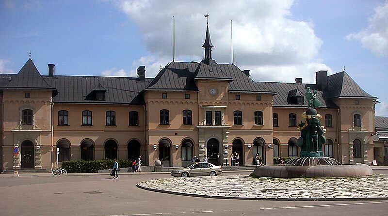 File:Uppsala centralstation.jpg