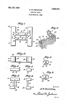 Patent drawing with multiple figures showing the features of a block for building hollow walls