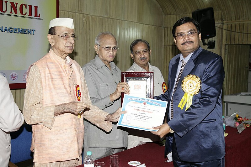 File:Best Educationist Award 2015.jpg