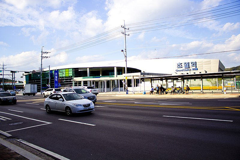 File:Chowol Station Panorama.jpg