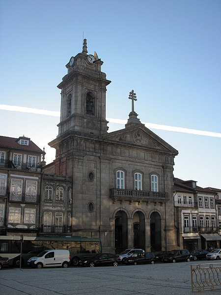 File:Guimarães (7989250873).jpg