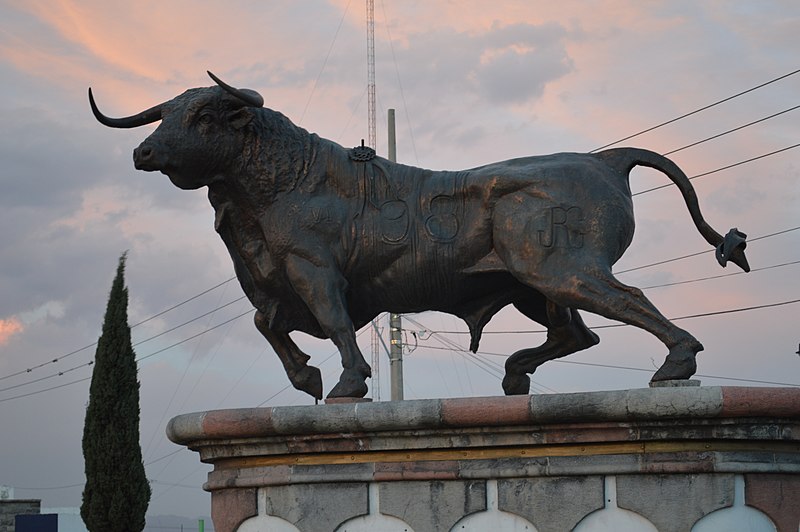 Файл:MonumentoToroBravoHuamantla 14.JPG