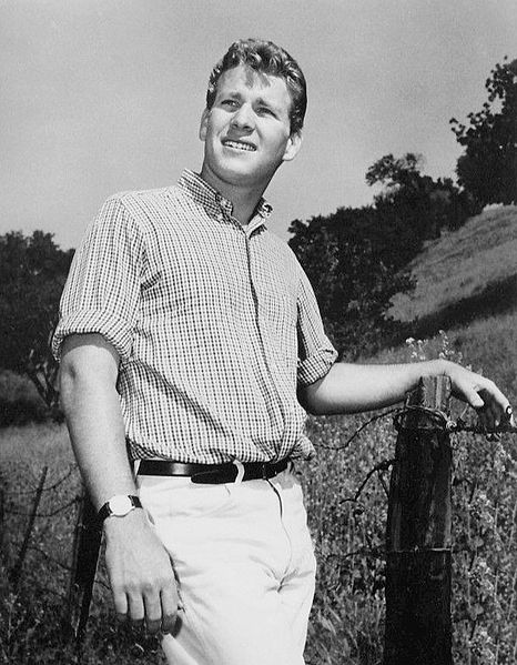 File:Ryan O'Neal Empire 1962.JPG