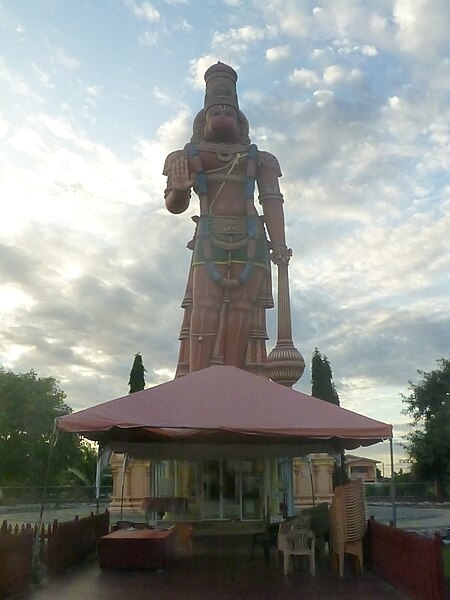 File:TnT Hanuman Statue 1.jpg