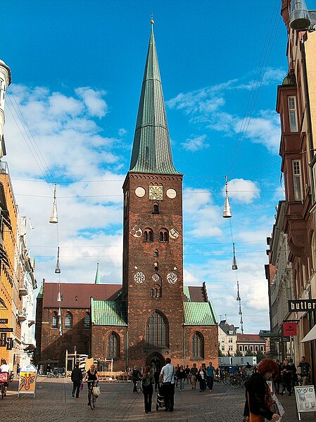 File:Aarhus domkirke.jpg