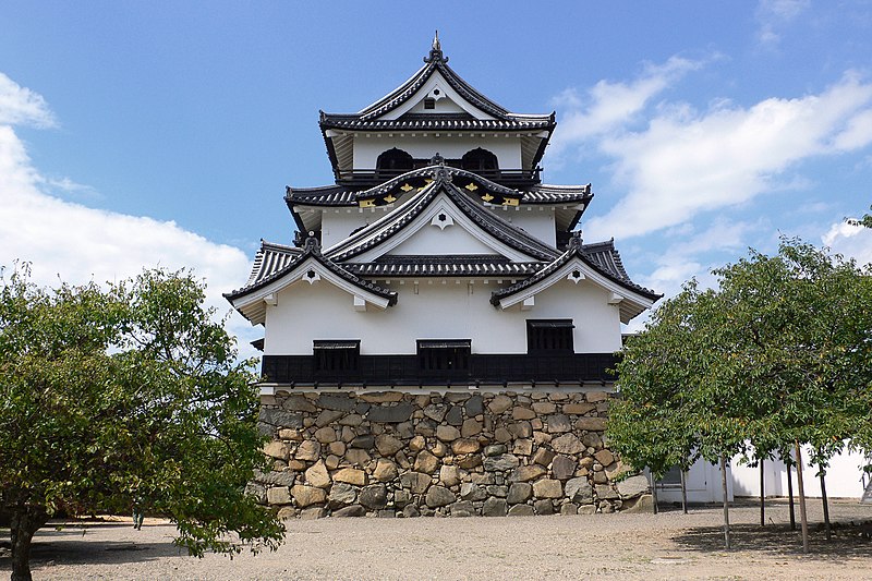 File:Hikone castle17s3200.jpg