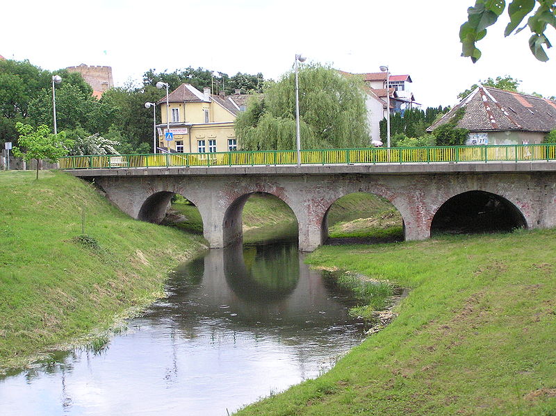 File:Karašica&malta.JPG