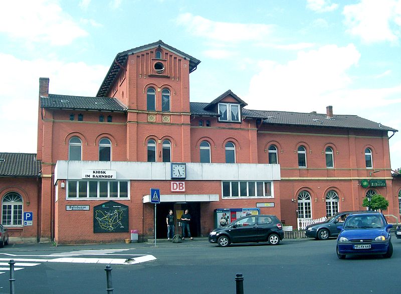 File:Kirchhain Bahnhof.jpg