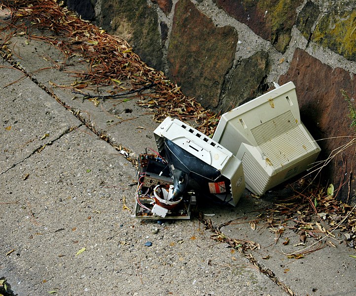 File:Monitor in gutter.jpg