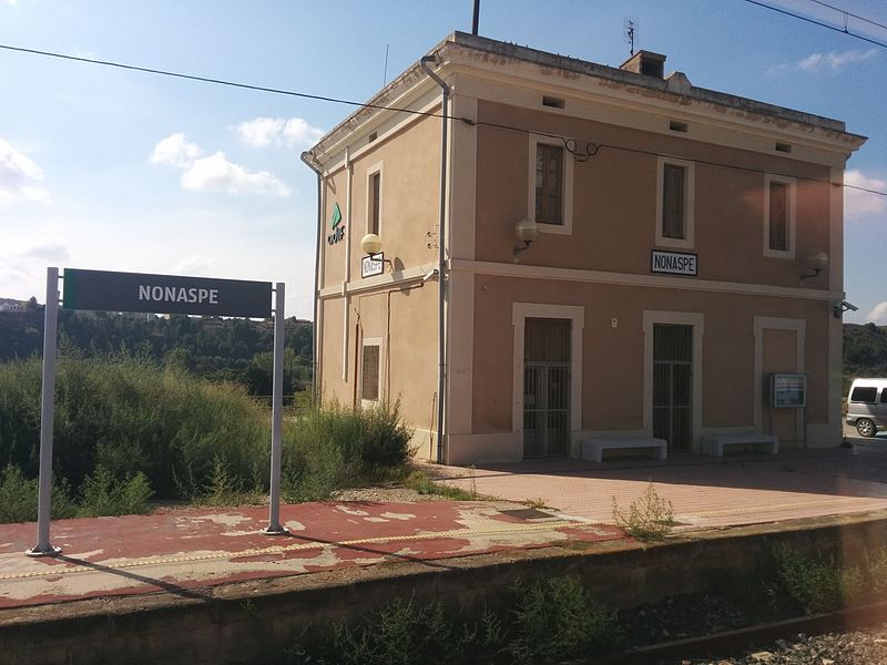 Archivo:Nonaspe station.jpg