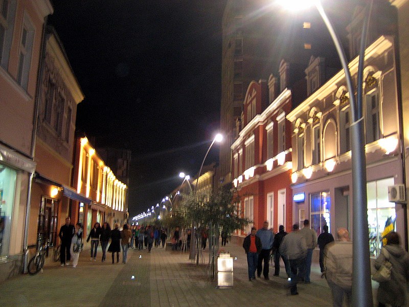 File:Prijedor by night.jpg