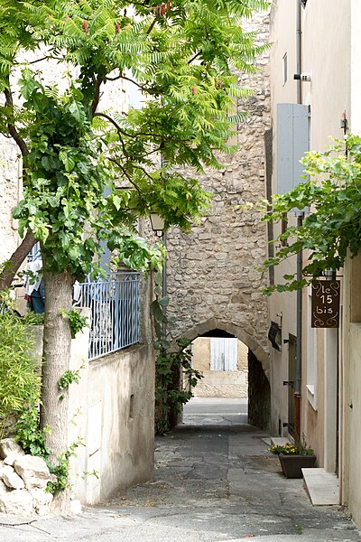 File:Saint-Cannat 20110618 22.jpg