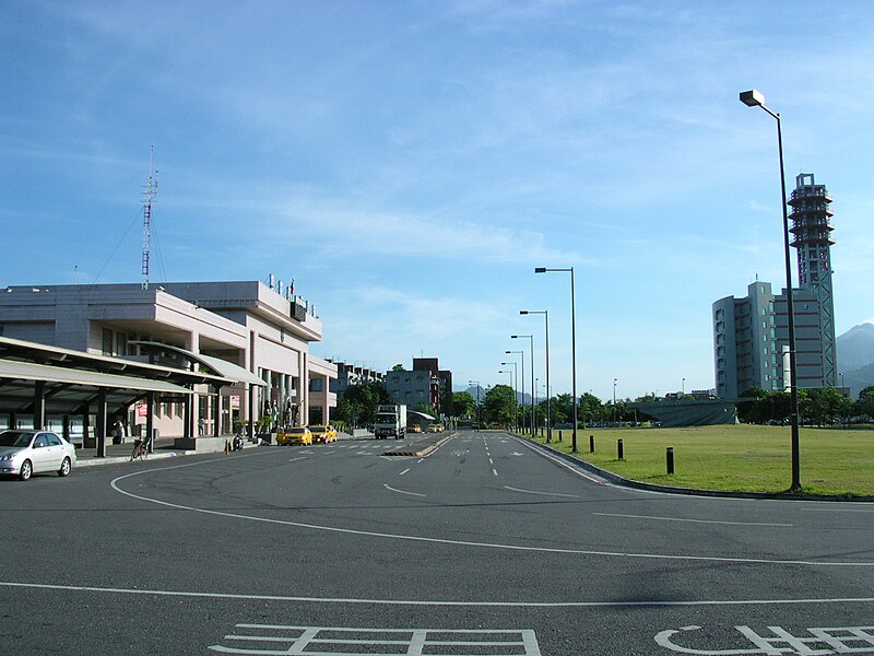 File:Taiwan TaiTung Railway Station.JPG