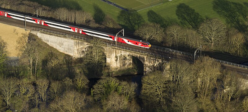 File:VTEC IC225 crossing viaduct.jpg