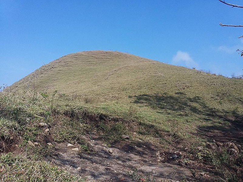 Archivo:Cerro Raicero Estanquillos Atenas.jpg