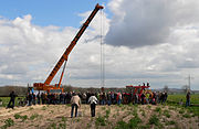 Bystanders during the removal with a crane