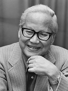 Keye Luke (1976).jpg