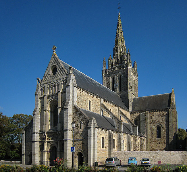 File:Laval Basilica 2007 02.jpg