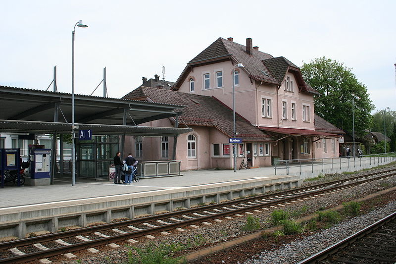 Файл:Meckenbeuren-Bahnhof1-Bubo.JPG