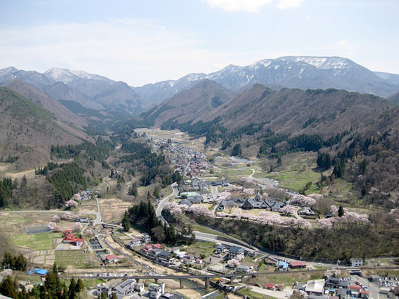 File:2010-05.yamadera town.jpg