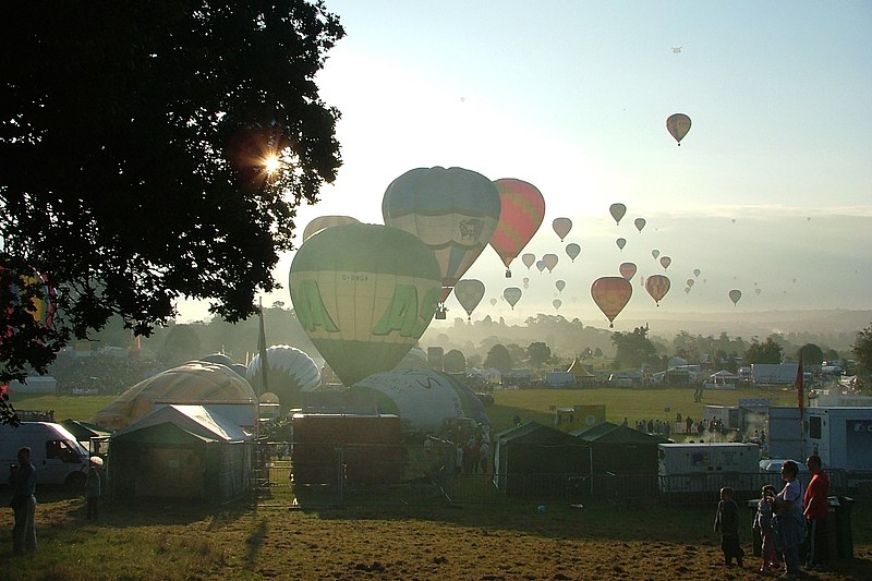 File:Bristol International Balloon Fiesta.JPG