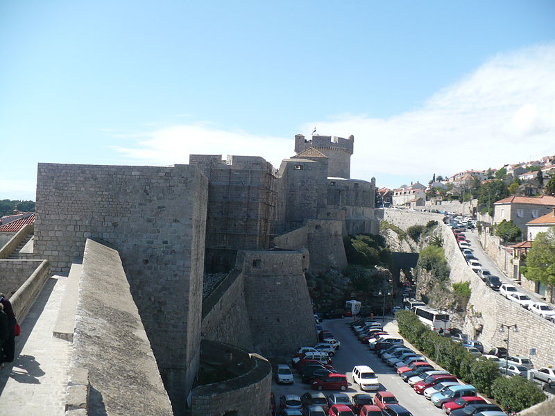 File:Dubrovnik walls.JPG