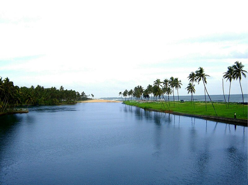 Файл:Edava Nadayara Lake.JPG