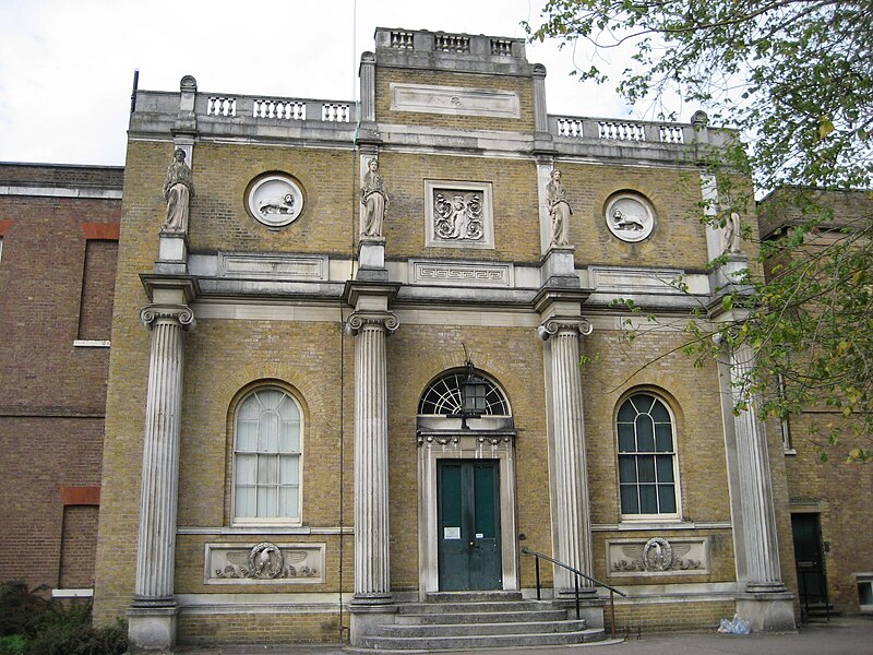 Файл:Pitzhanger Manor front.jpg