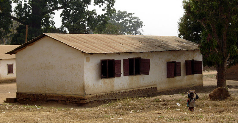 File:Schoolhouse in Bankim, Cameroon.jpg