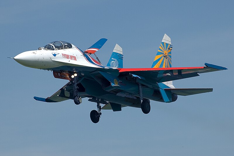 File:Su-27 Russian Knights 04.jpg