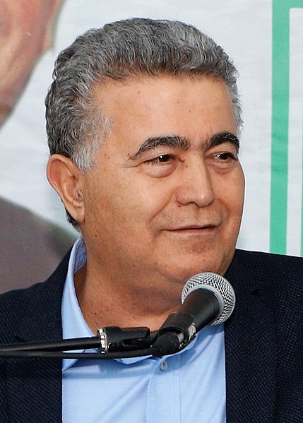 File:Amir Peretz 2019.jpg