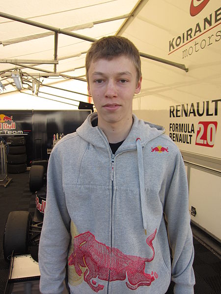 Archivo:Daniil Kvyat.JPG