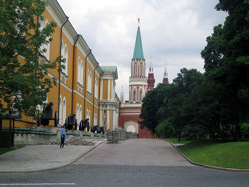 File:Kremlin arsenal.jpg