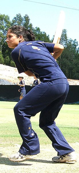 File:Lisa Sthalekar batting.jpg