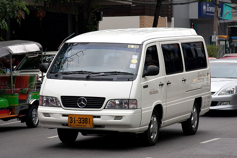 File:Mercedes-Benz MB140D in Bangkok.jpg