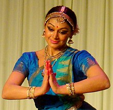 Shobana perfomence (cropped).jpg