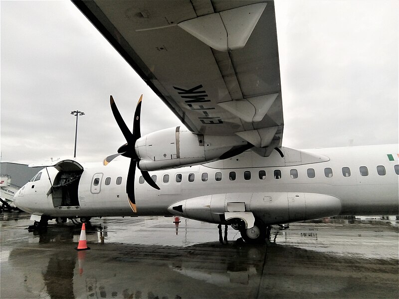 File:Stobart ATR 72-600.jpg