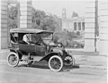 Image 49Model-T Ford car parked near the Geelong Art Gallery at its launch in Australia in 1915 (from History of the automobile)