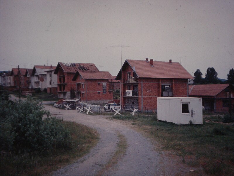 Archivo:Base UNPROFOR Casa Serbia.jpg