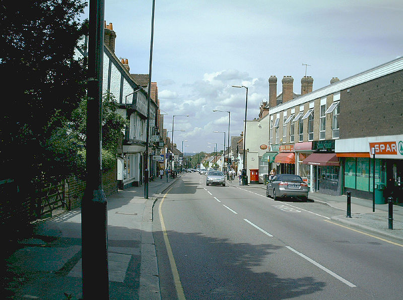 File:Bushey High Street 2.jpg