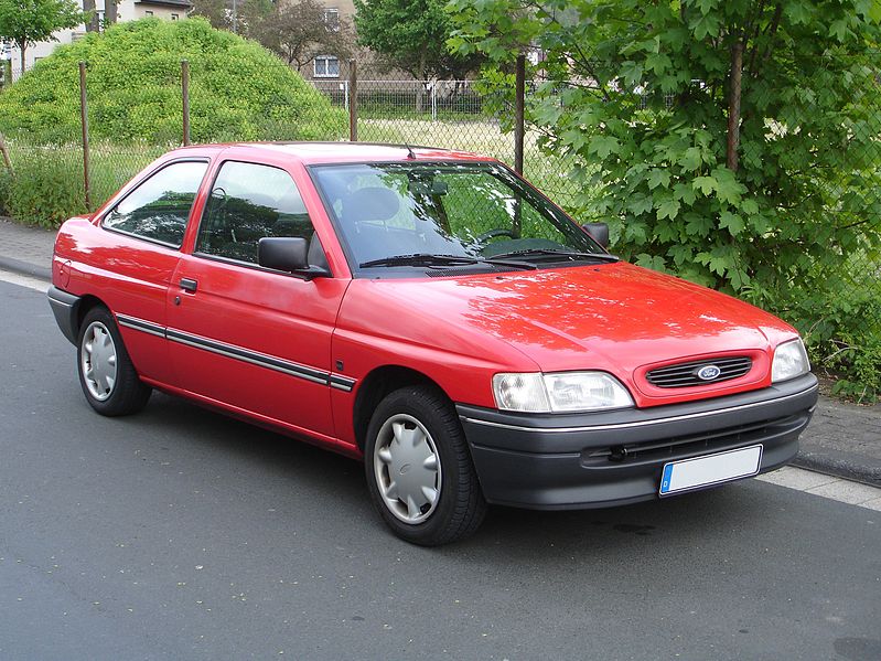 Archivo:Ford-Escort-Limousine-2-türig-Modell-1993.jpg