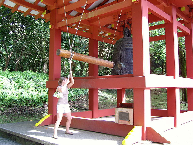 File:Byodo-In Temple (14).JPG