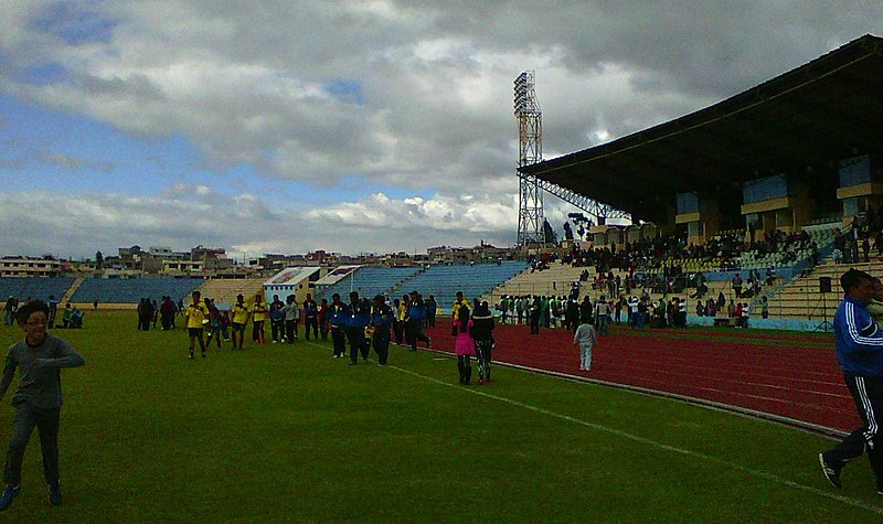 Archivo:Cancha estadio La Cocha.jpg